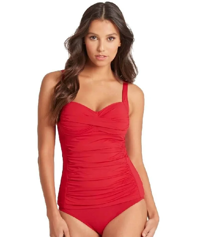 Bra with wide straps for added comfort and weight distribution Sea Level Essentials Twist Front B-E Cup Singlet Top - Red Bra with wide straps for added comfort and weight distribution Sea Level Essentials Twist Front B-E Cup Singlet Top - Red