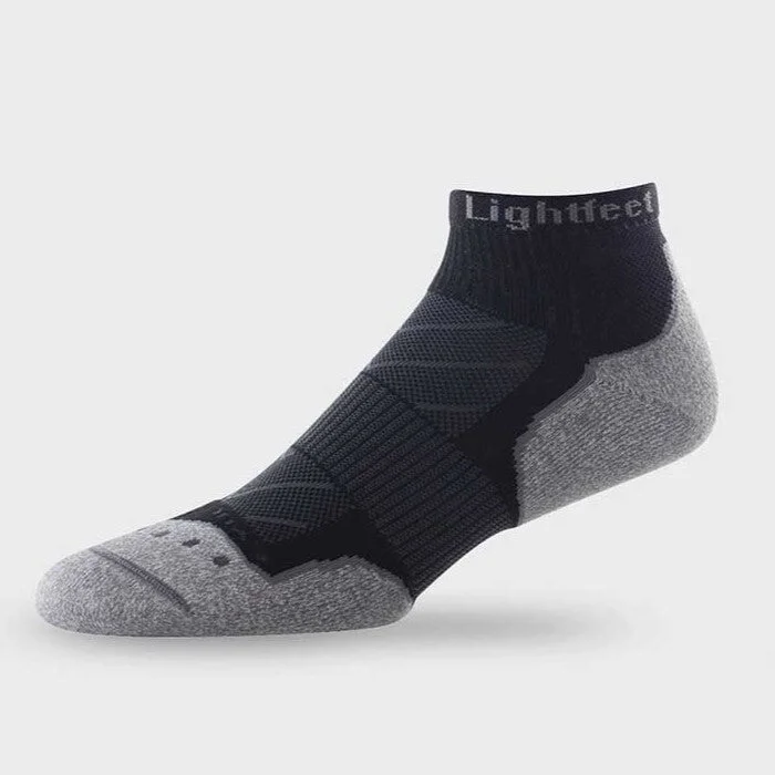Women's silk - lined socks for a luxurious feelLightfeet Evolution Sock | Midweight | Mini Crew | Black Women's silk - lined socks for a luxurious feelLightfeet Evolution Sock | Midweight | Mini Crew | Black