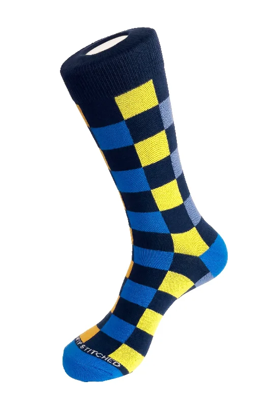Women's wool - rich socks for winter warmthVERTICAL CHECKER